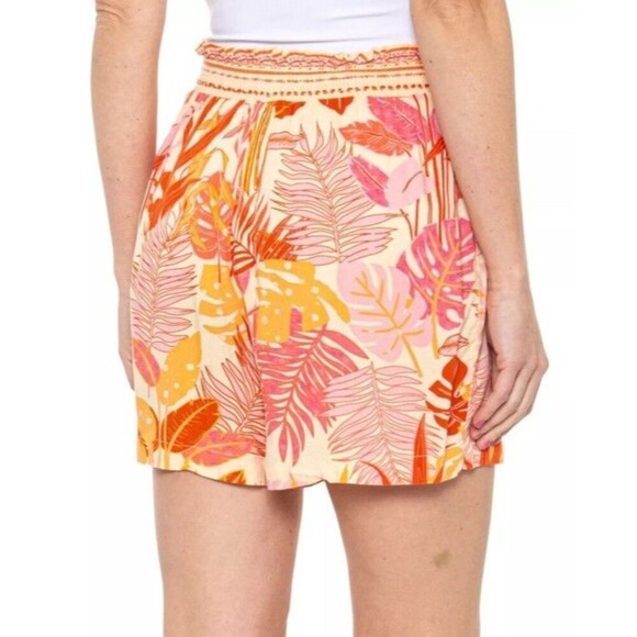 Haute Hippie  Women's Pink Multi Color Floral INDIA Made Shorts Size SMALL - Picture 2 of 12